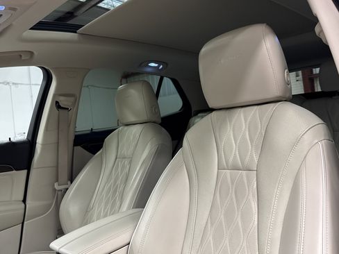 Used 2023 Buick Envision Avenir image 6