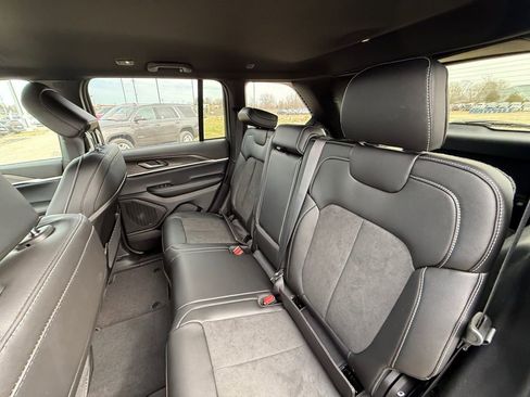 New 2026 Jeep Grand Cherokee Altitude AWD/4WD image 23