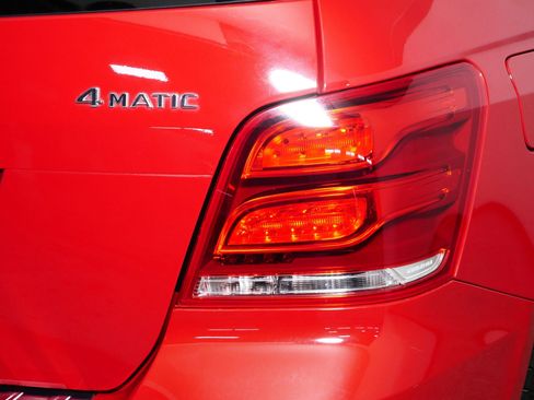 Used 2013 Mercedes-Benz GLK 350 4MATIC image 17