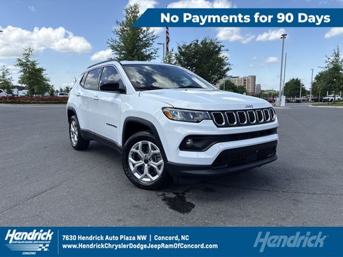 Certified 2025 Jeep Compass Latitude AWD/4WD image 1