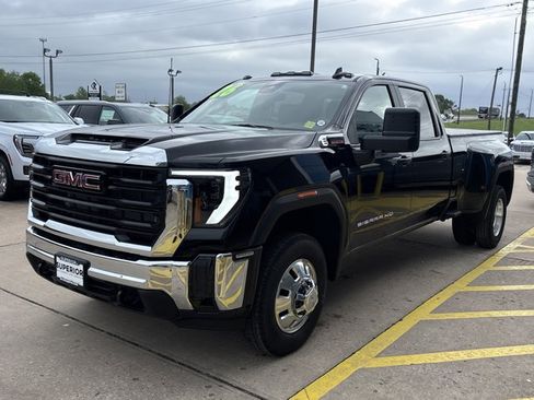 Used 2026 GMC Sierra 3500 Pro RWD image 11