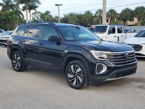Certified 2024 Volkswagen Atlas SE FWD image 2