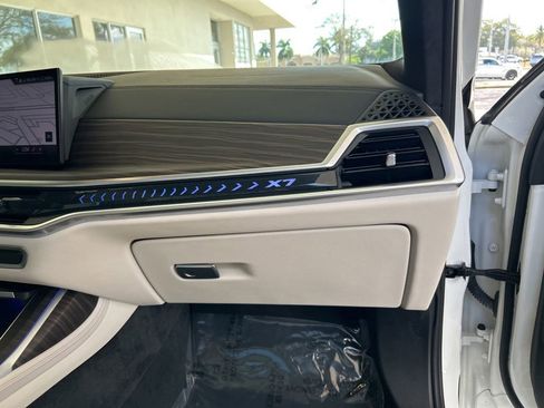 Used 2024 BMW X7 xDrive40i w/ Executive Package image 22