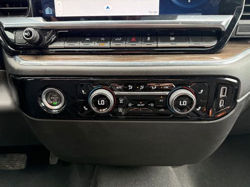 Used 2024 Chevrolet Silverado 1500 LT image 15