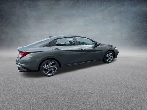 New 2025 Hyundai Elantra Limited image 23