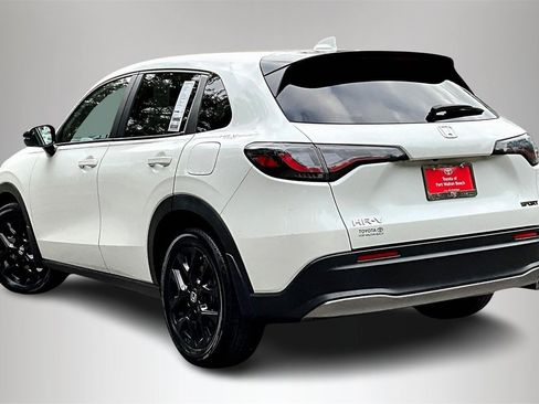 Used 2024 Honda HR-V Sport image 4