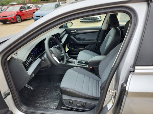 New 2025 Volkswagen Jetta SE image 13