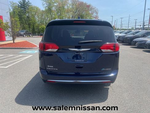 Used 2020 Chrysler Pacifica Limited FWD image 6
