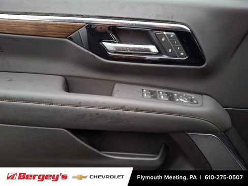 New 2026 Chevrolet Suburban High Country AWD/4WD image 7