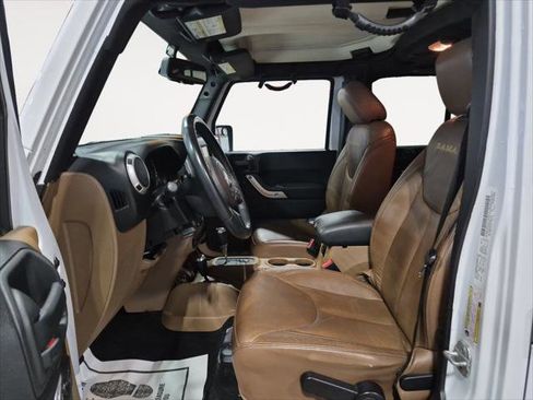 Used 2013 Jeep Wrangler Unlimited Sahara w/ Connectivity Group image 10