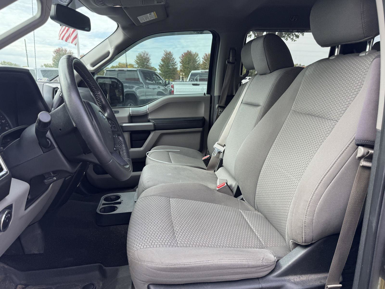 Used 2017 Ford F150 XLT w/ Equipment Group 302A Luxury AWD/4WD image 4