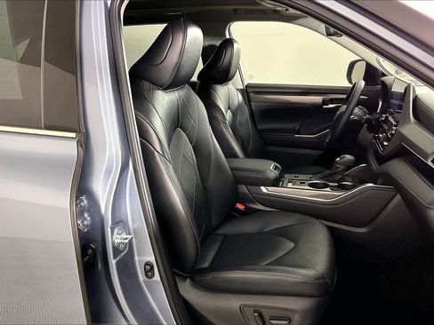 Used 2021 Toyota Highlander Platinum image 8
