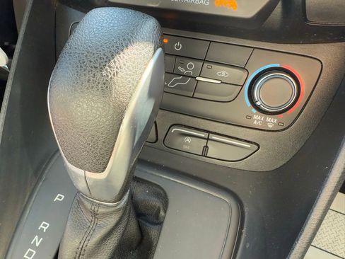 Used 2022 Ford Transit Connect XL FWD image 18