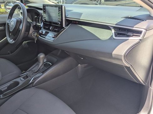 Used 2020 Toyota Corolla LE w/ Carpet Mat Package (TMS) FWD image 20