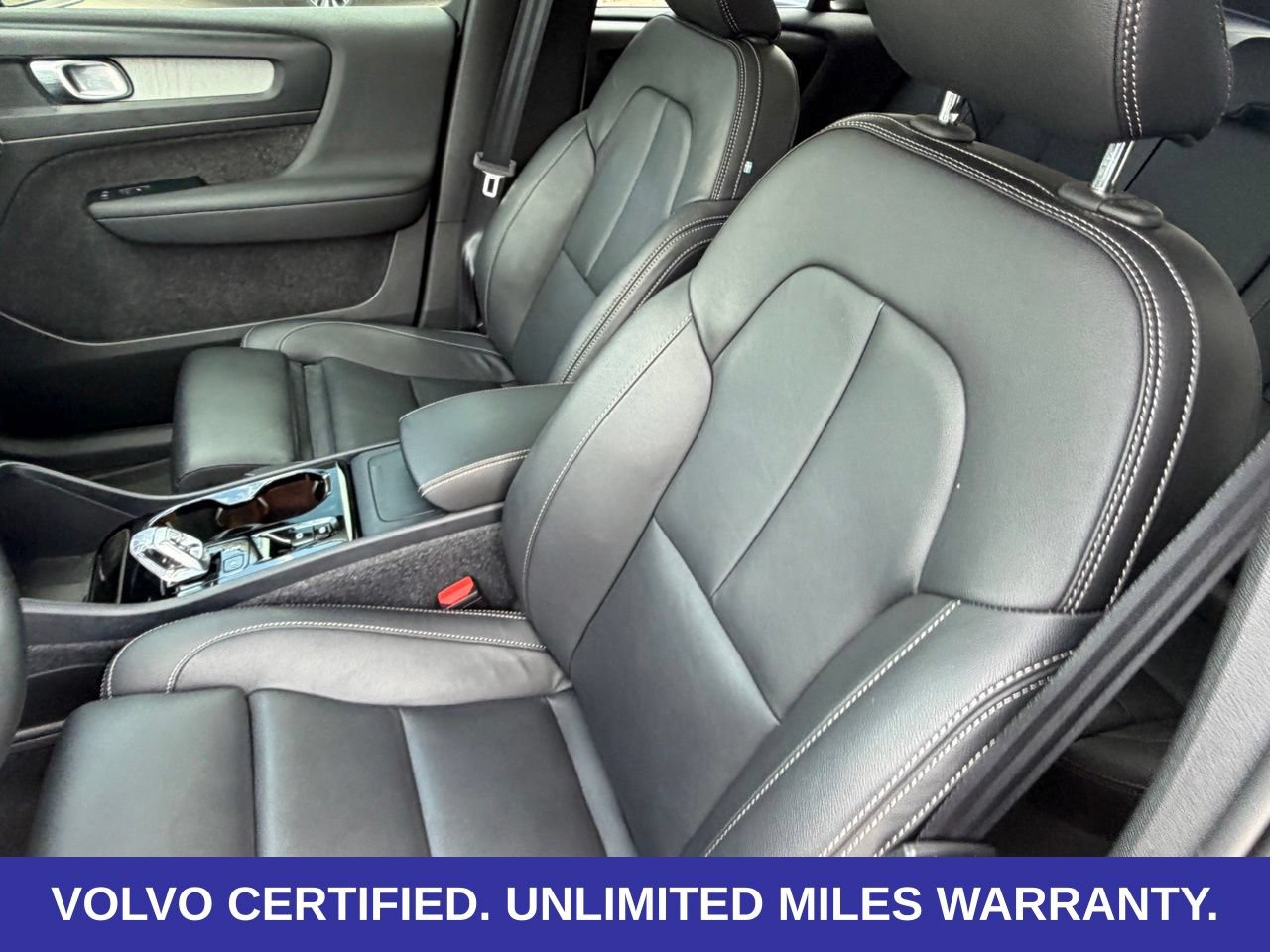 Certified 2026 Volvo XC40 B5 Plus AWD/4WD image 28