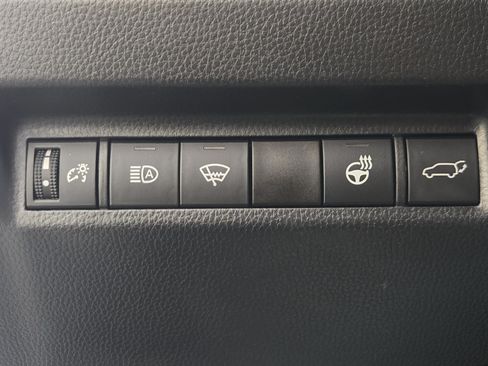 Used 2019 Toyota RAV4 XLE Premium w/ Cold Weather Package FWD image 23