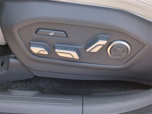 Used 2024 Hyundai Santa Fe Calligraphy image 12