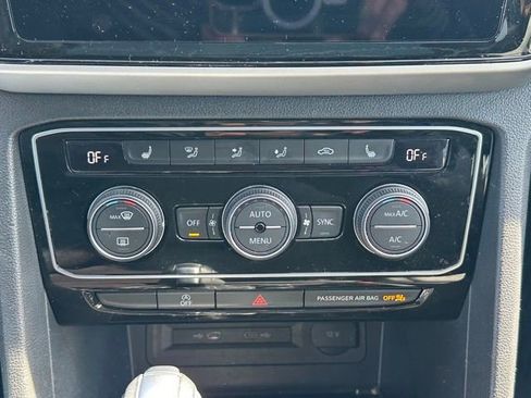 Certified 2023 Volkswagen Atlas Cross Sport SEL R-Line AWD/4WD image 35