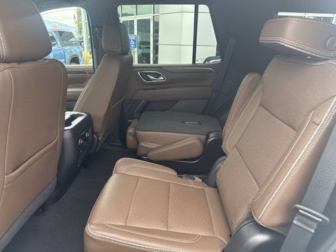 Used 2022 Chevrolet Tahoe High Country AWD/4WD image 18