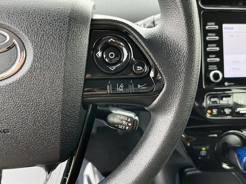 Used 2022 Toyota Prius L Eco image 20