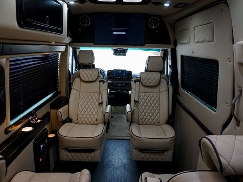 Used 2021 Mercedes-Benz Sprinter 3500 image 31