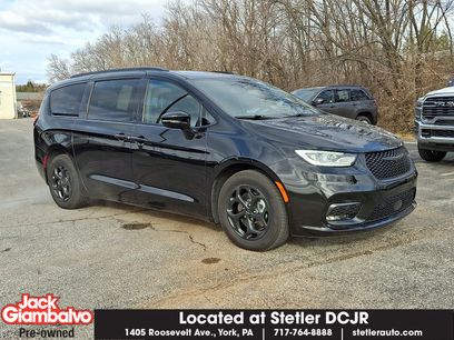 Used 2024 Chrysler Pacifica Premium