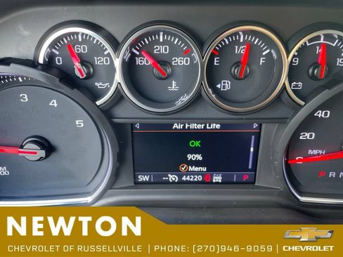 Used 2022 Chevrolet Silverado 2500 Custom w/ Custom Value Package AWD/4WD image 4