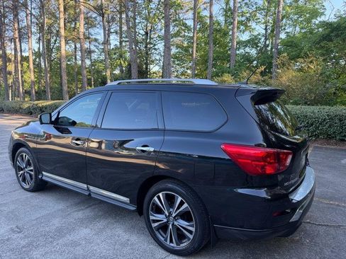 Used 2017 Nissan Pathfinder Platinum image 5