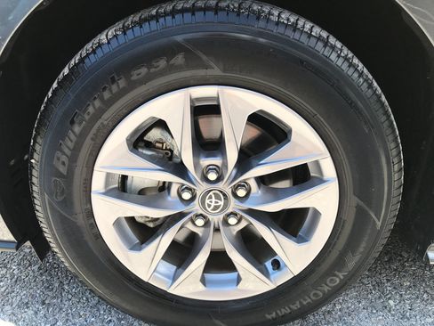 Certified 2025 Toyota Sienna XLE AWD/4WD image 12