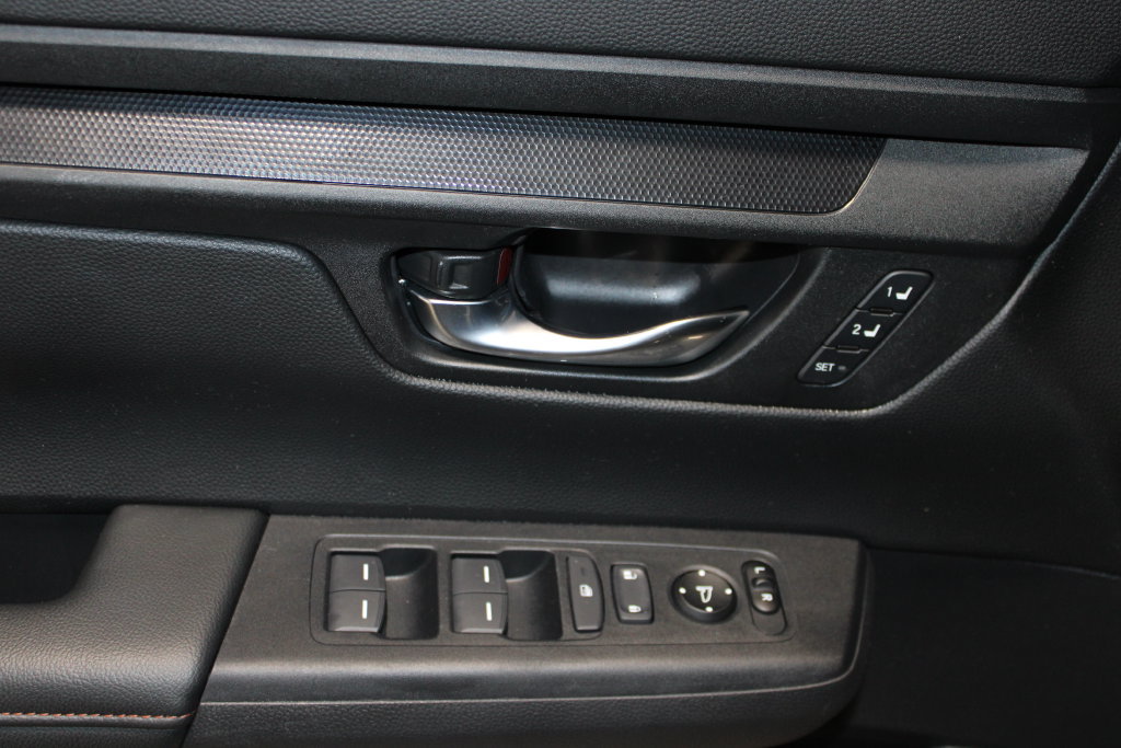 Used 2025 Honda CR-V Sport-L image 6