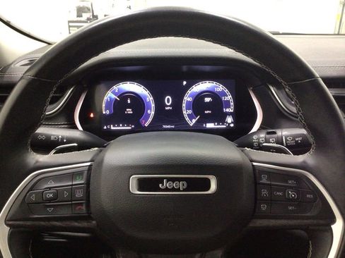 Used 2022 Jeep Grand Cherokee L Limited AWD/4WD image 11