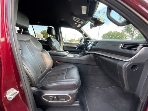 Used 2024 Jeep Wagoneer Series II w/ Flexible Seating Group AWD/4WD image 11