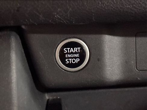 Certified 2023 Nissan Rogue SV image 30