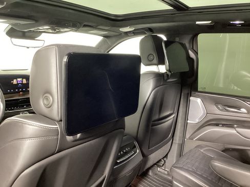 Used 2023 Cadillac Escalade Sport Platinum w/ LPO, ONYX Package AWD/4WD image 33