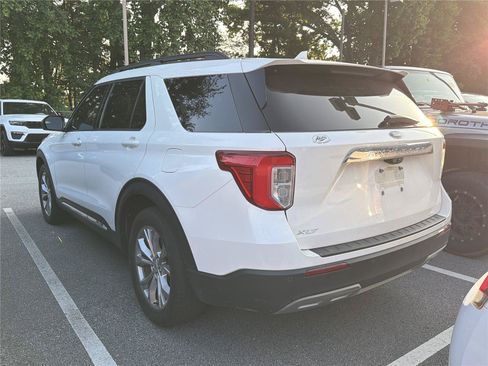 Used 2023 Ford Explorer XLT w/ Equipment Group 202A RWD image 6
