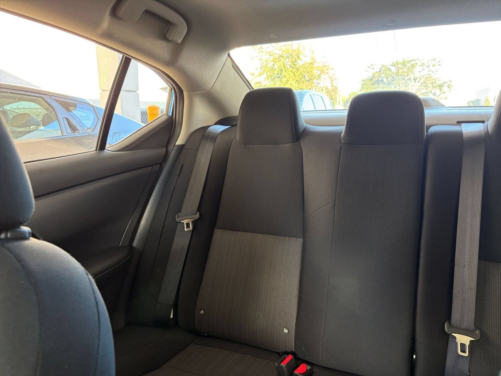 Used 2025 Nissan Sentra SV FWD image 38