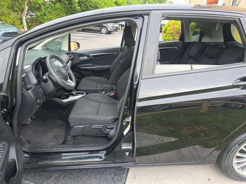 Used 2020 Honda Fit EX image 3