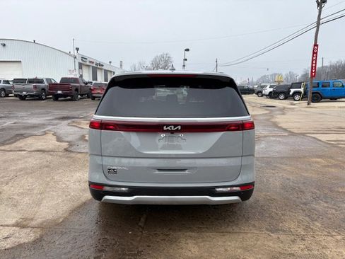 Used 2023 Kia Carnival EX FWD image 5