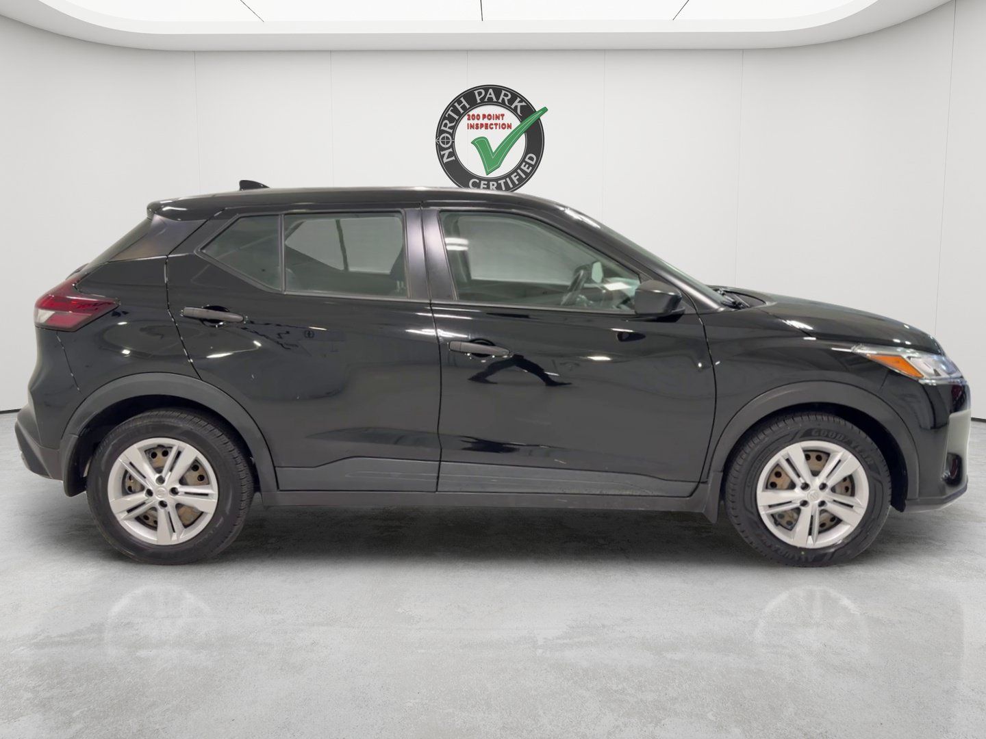 Used 2024 Nissan Kicks S FWD image 6