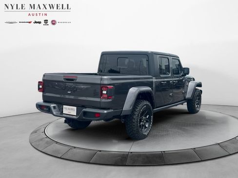Used 2024 Jeep Gladiator Sport AWD/4WD image 16