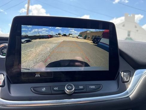 Used 2023 Chevrolet Blazer LT FWD image 11