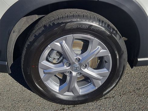 Certified 2024 Honda HR-V LX image 9