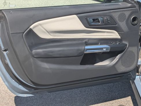 Used 2025 Ford Mustang Premium RWD image 11