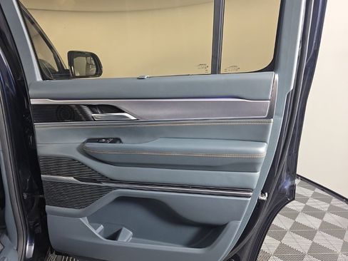 Used 2022 Jeep Grand Wagoneer Series III image 51