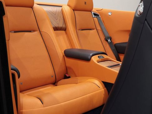 Used 2017 Rolls-Royce Dawn image 36