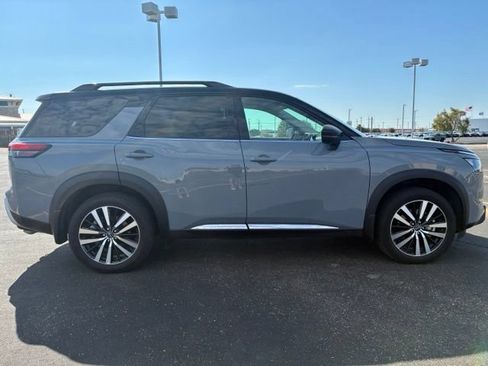 Certified 2025 Nissan Pathfinder Platinum w/ Cargo Package FWD image 7
