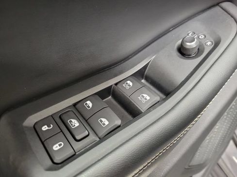 Used 2023 Jeep Grand Cherokee Altitude AWD/4WD image 17