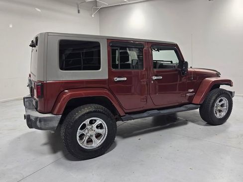 Used 2007 Jeep Wrangler Unlimited Sahara w/ Dual Top Group RWD image 11