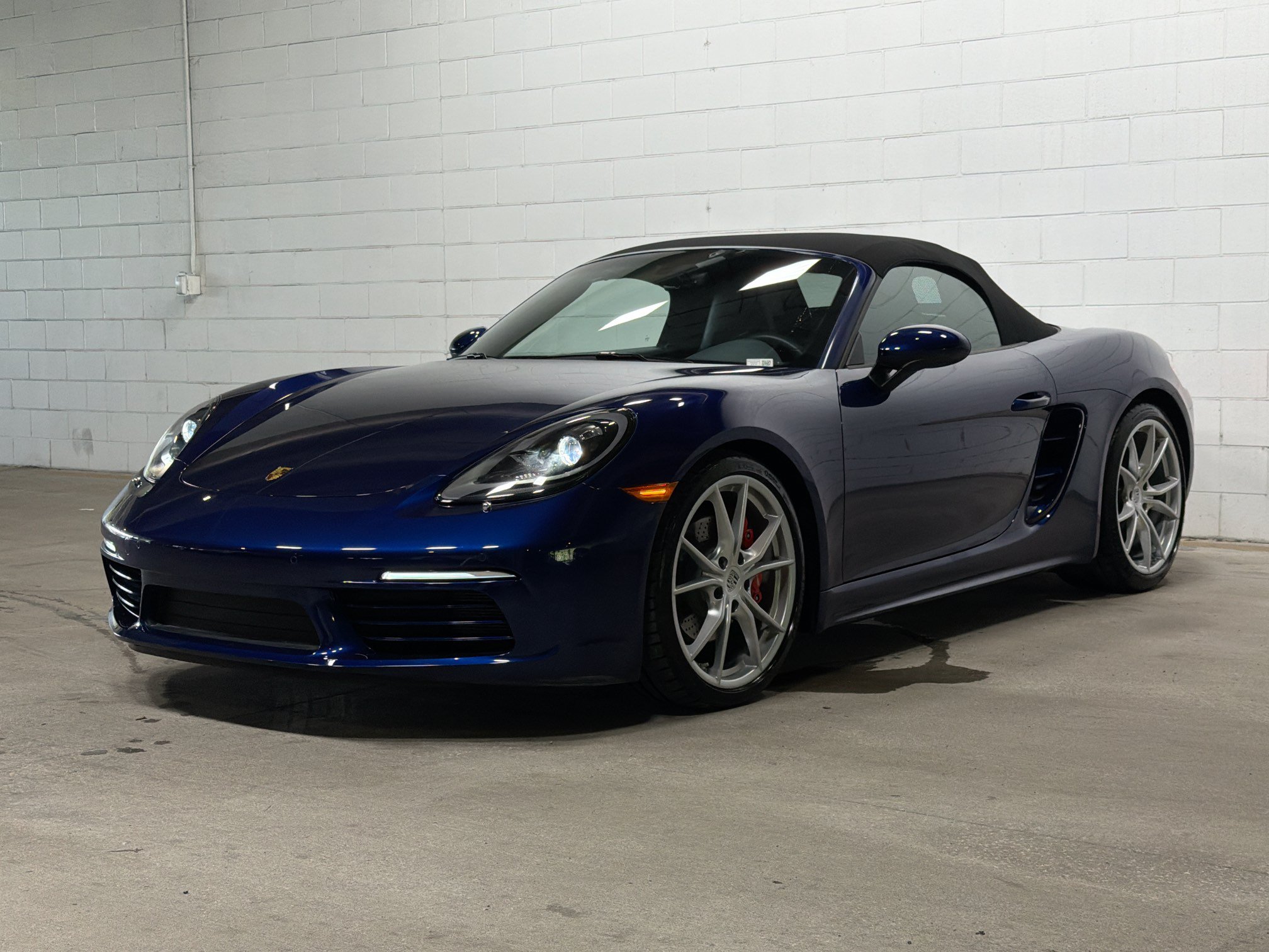 Certified 2024 Porsche 718 Boxster S RWD image 1