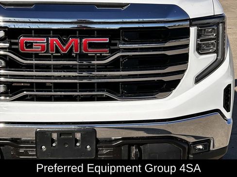 Used 2023 GMC Sierra 1500 SLT image 4